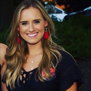 Meet your Posher, Nicole